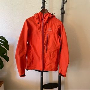Arc’Teryx Alpha SL Rain jacket GoreTex
